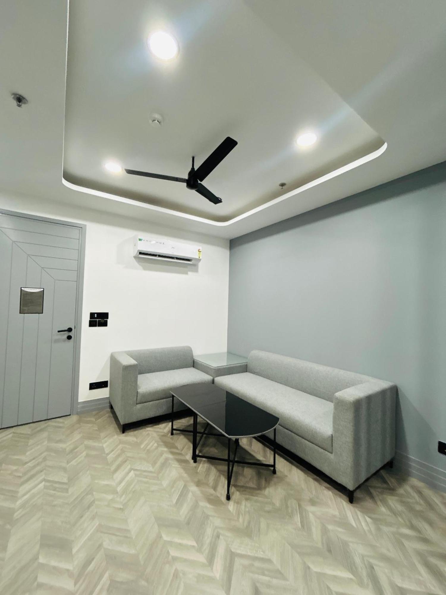 Bedchambers Serviced Apartment, Golf Course, Γκουργκάον Εξωτερικό φωτογραφία