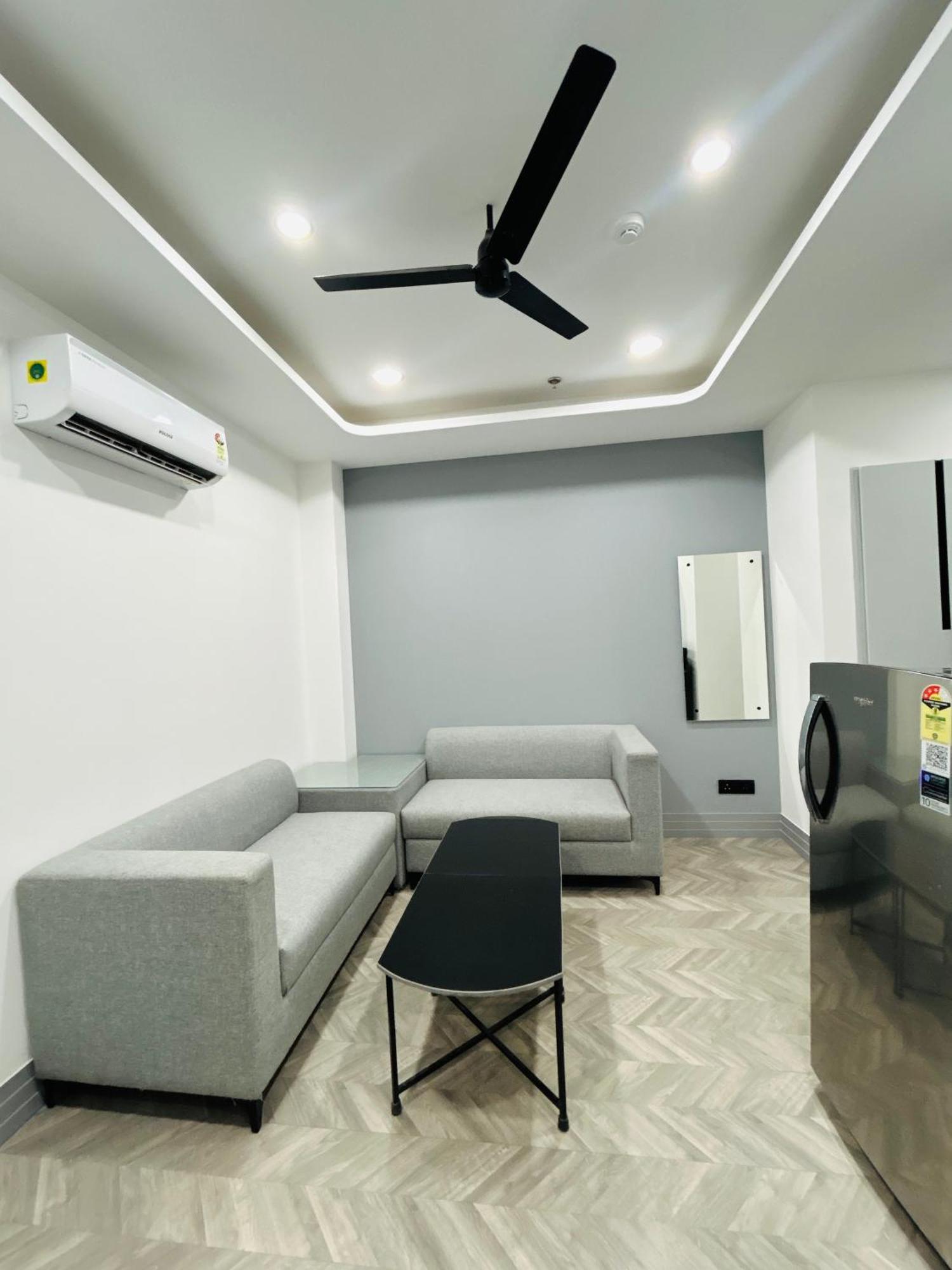 Bedchambers Serviced Apartment, Golf Course, Γκουργκάον Εξωτερικό φωτογραφία