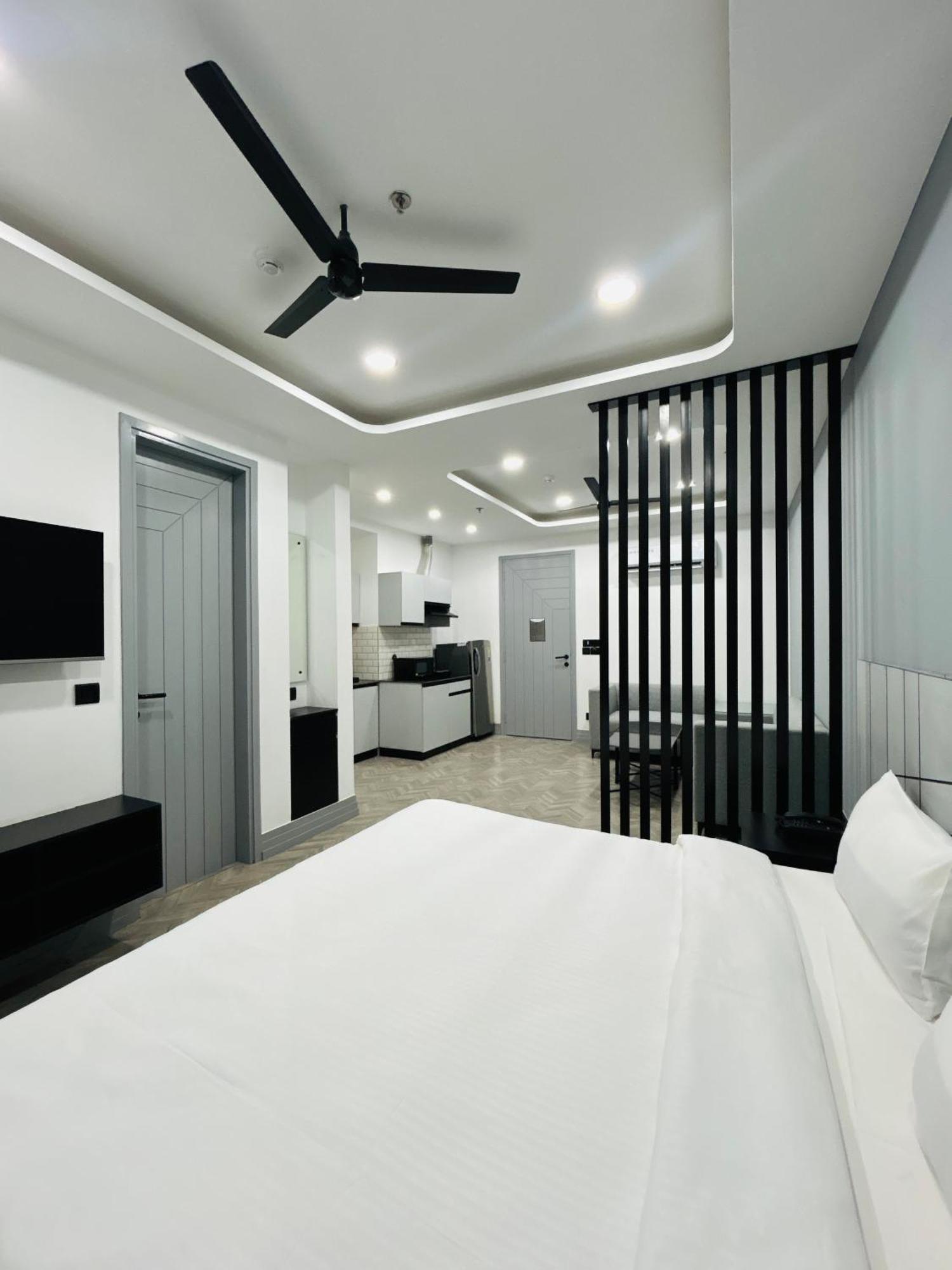 Bedchambers Serviced Apartment, Golf Course, Γκουργκάον Εξωτερικό φωτογραφία