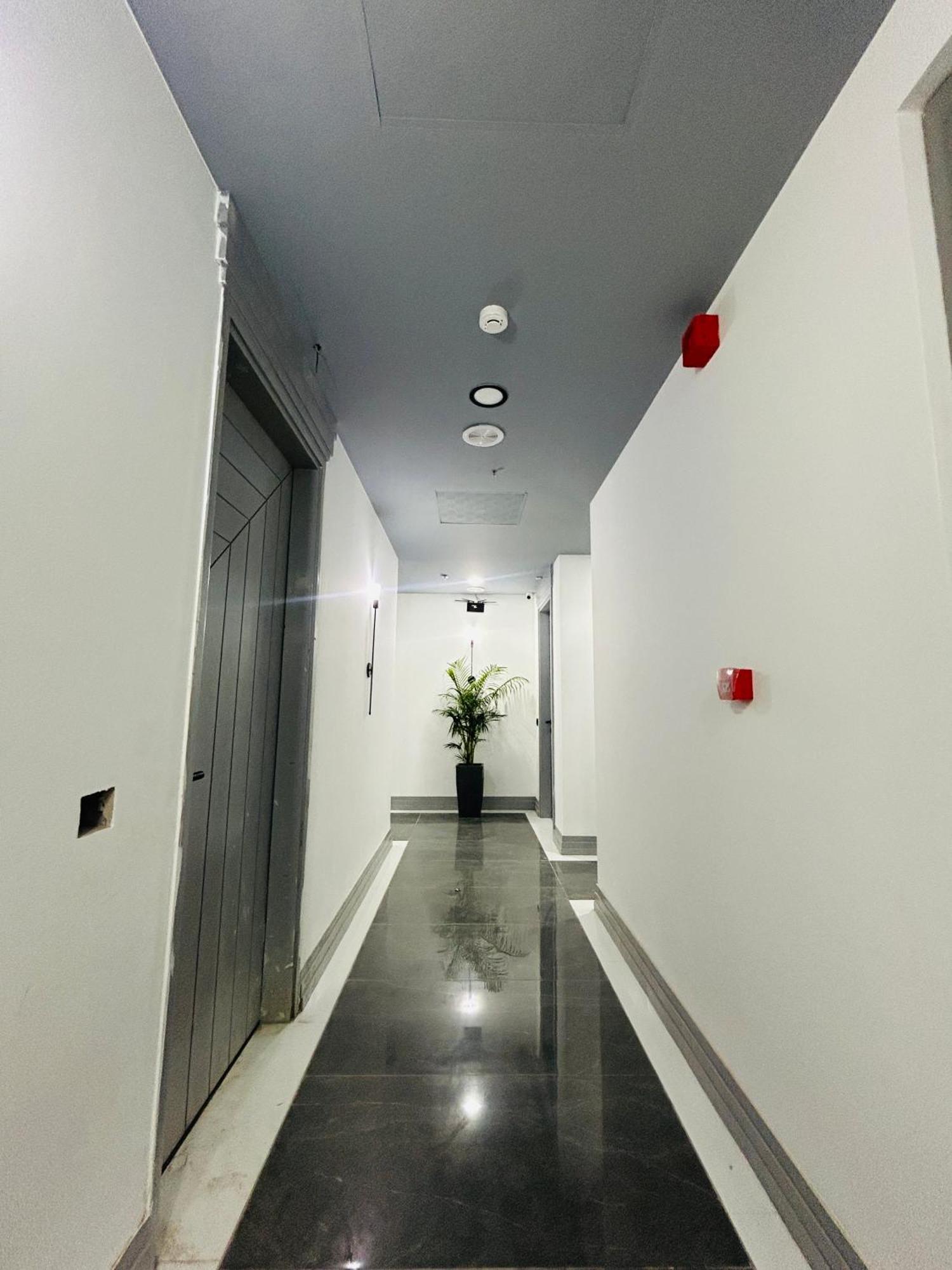 Bedchambers Serviced Apartment, Golf Course, Γκουργκάον Εξωτερικό φωτογραφία